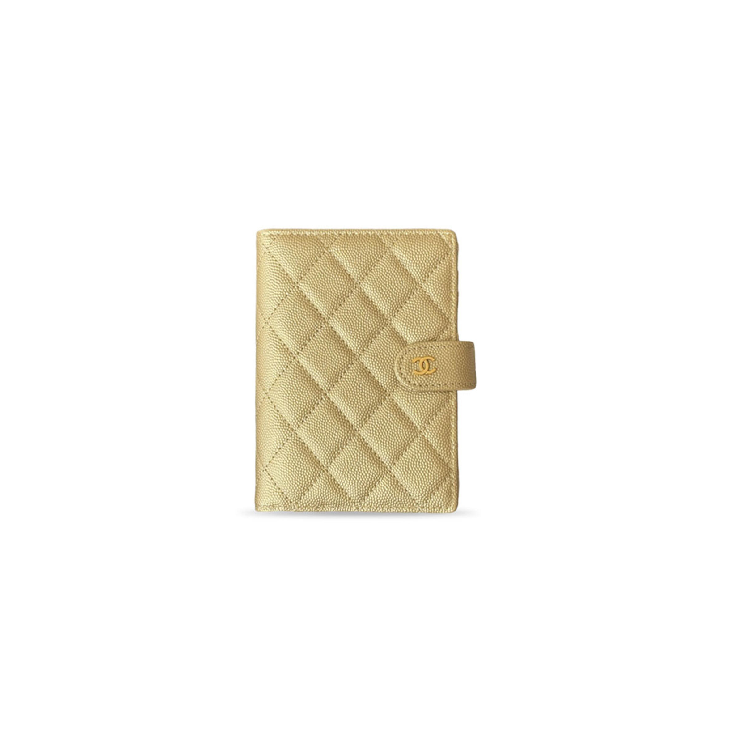 CHANEL CAVIAR QUILTED PASSPORT HOLDER A96066 (15*10*3cm)